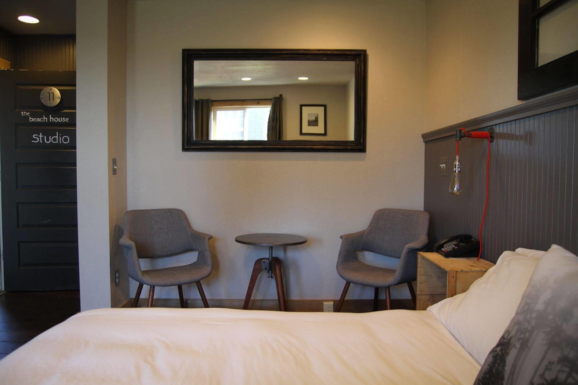 At Discovery Coast Inn 4*